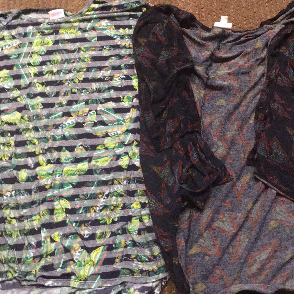 Lularoe shirt and shawl combo size S